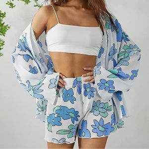 NWOT Two Piece Floral Set - Size M